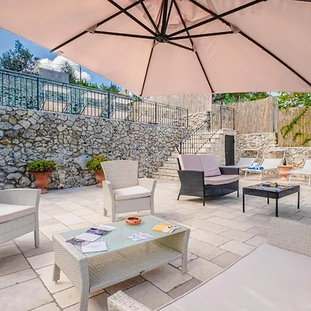 Vanessa Con Piscina Privata - Castro Villa *