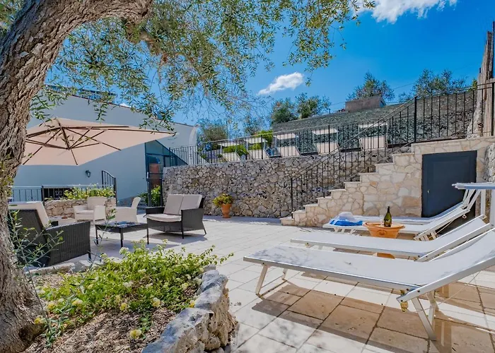 Vanessa Con Piscina Privata - Castro