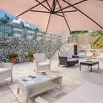 Vanessa Luxury Villa *