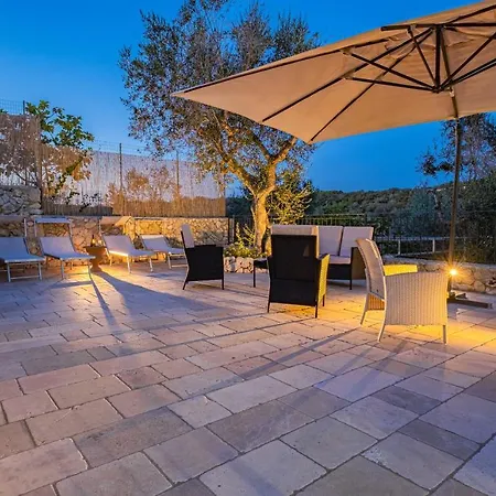 Vanessa Con Piscina Privata - Castro *